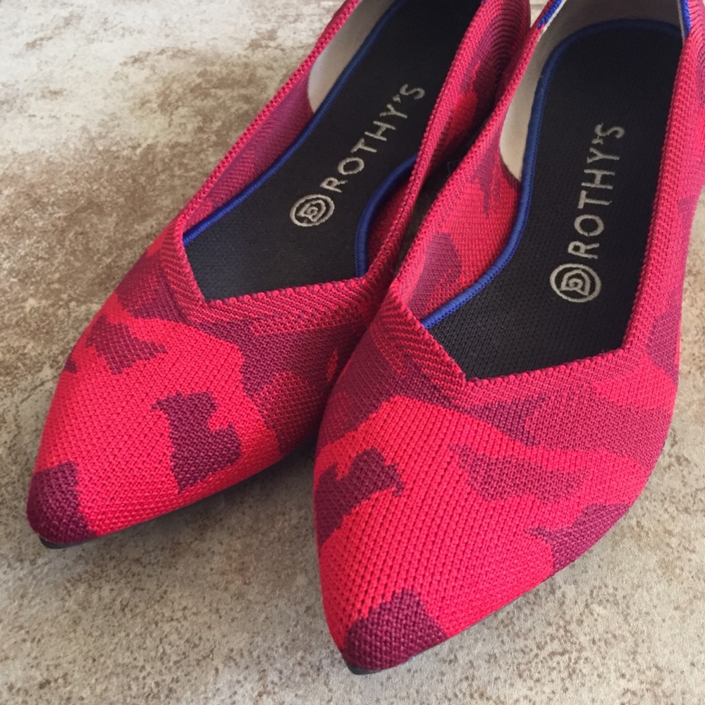 Rothys The Point Flats Red Camo Size 10